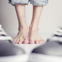 Grzybica stóp: 3 podstawowe zasady, które pozwolą ci zachować zdrowe stopy.