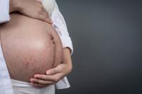 Jak dbać o ciało i skórę w ciąży? Jak zapobiegać rozstępom i przebarwieniom?