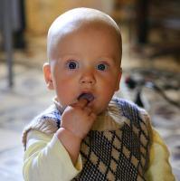 Ząbkowanie – jak przebiega i jak właściwie pielęgnować dziecko w tym okresie?