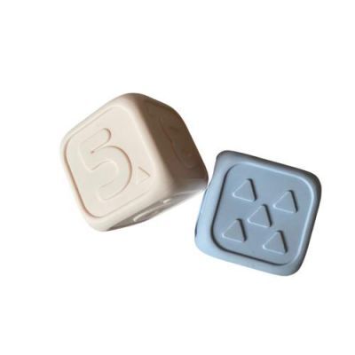 Jellystone Designs Kostki edukacyjne popielaty i śnieżnobiały